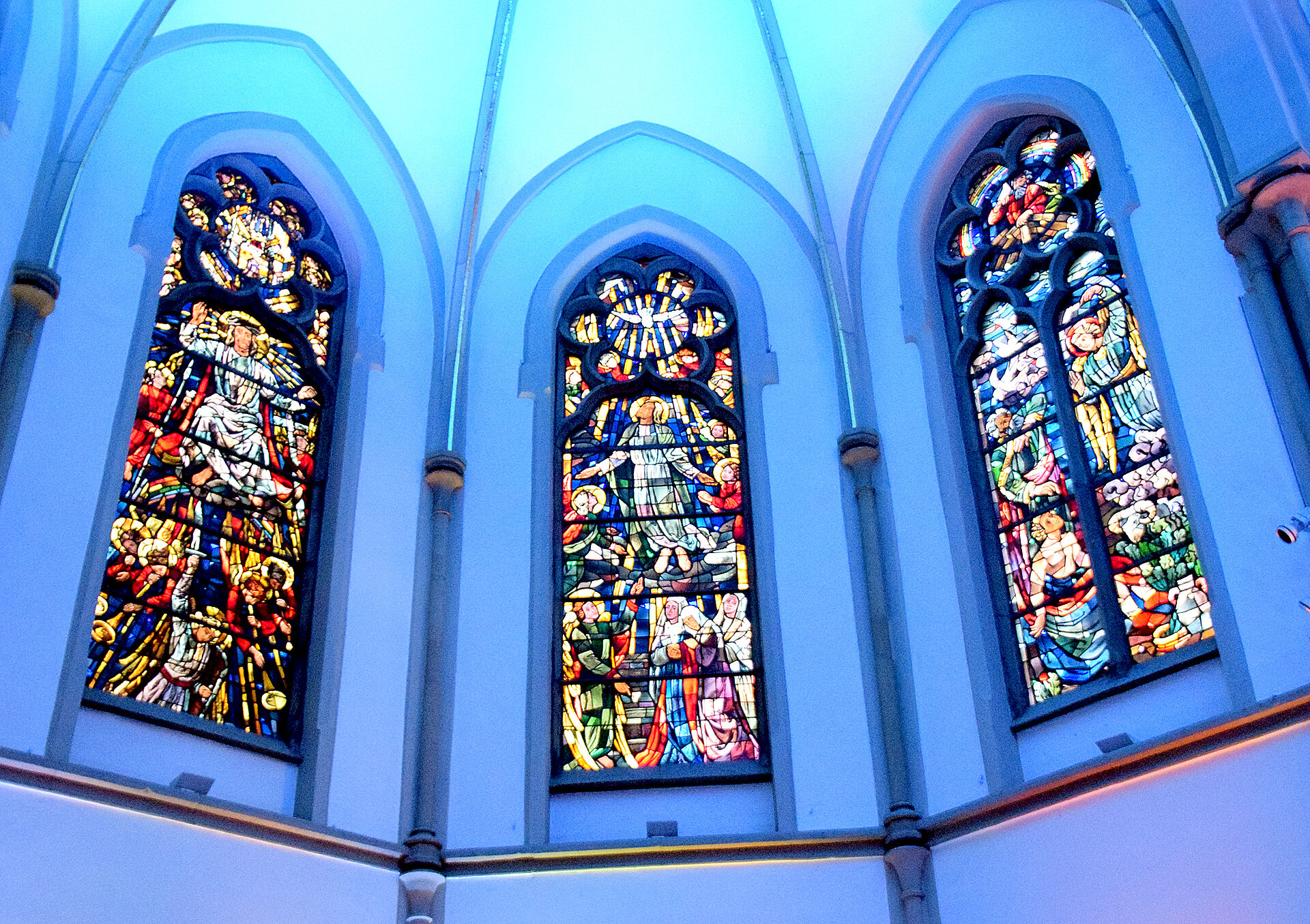 Bunte Kirchenfenster